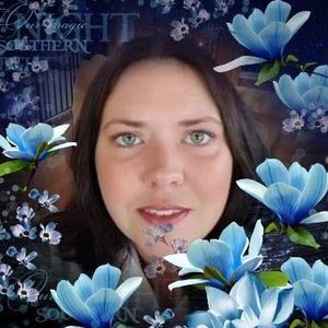 Meet your Posher, Becca